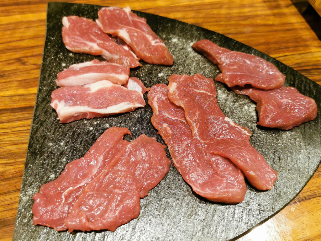 奈良あかみ　焼き肉　大和八木